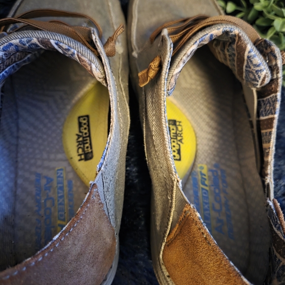 Skechers Relaxed Fit Men’s Size 11 Memory Foam Casual Lace-Up Shoes Tan - Picture 6 of 9